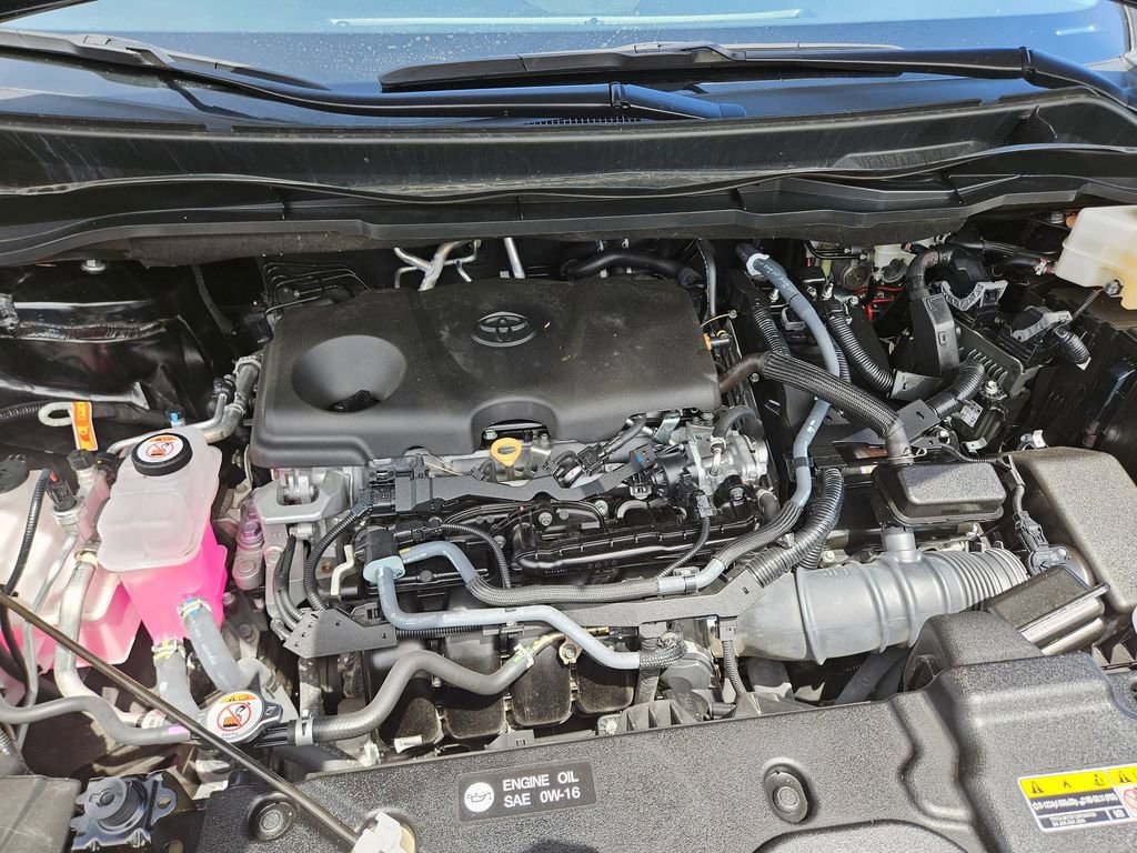 Used 2025 Toyota Sienna LE image 23
