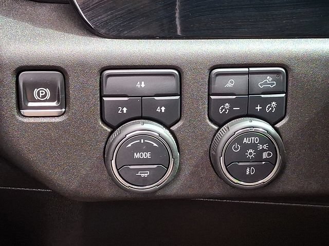 Used 2025 Chevrolet Silverado 2500 LT w/ Trail Boss Package AWD/4WD image 25