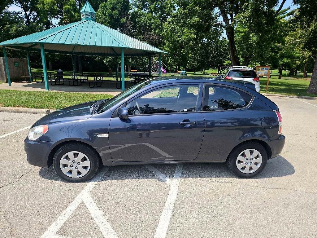 Used 2011 Hyundai Accent GS image 8