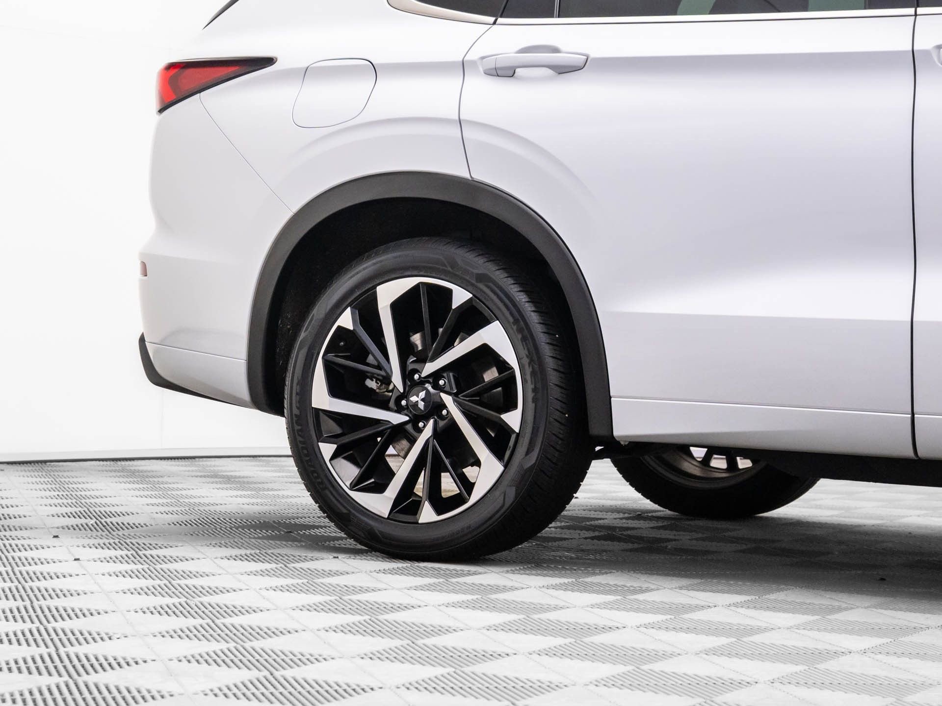 Used 2022 Mitsubishi Outlander SEL image 30