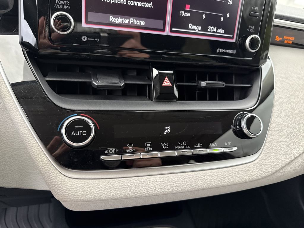 Used 2022 Toyota Corolla LE image 28
