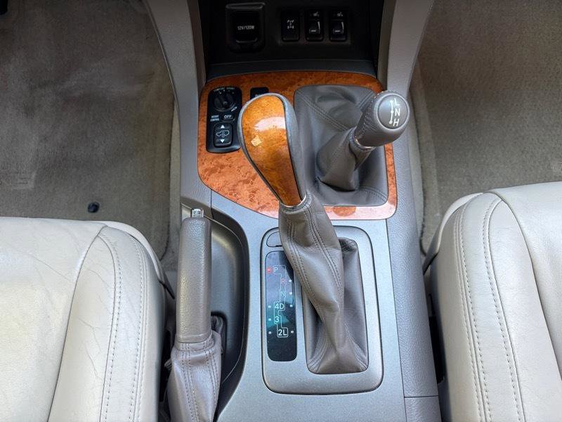 Used 2004 Lexus GX 470 image 24