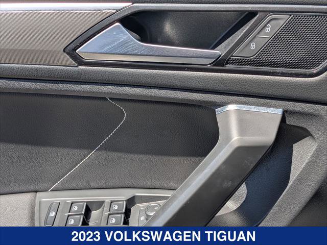 Used 2023 Volkswagen Tiguan SE R-Line FWD image 11
