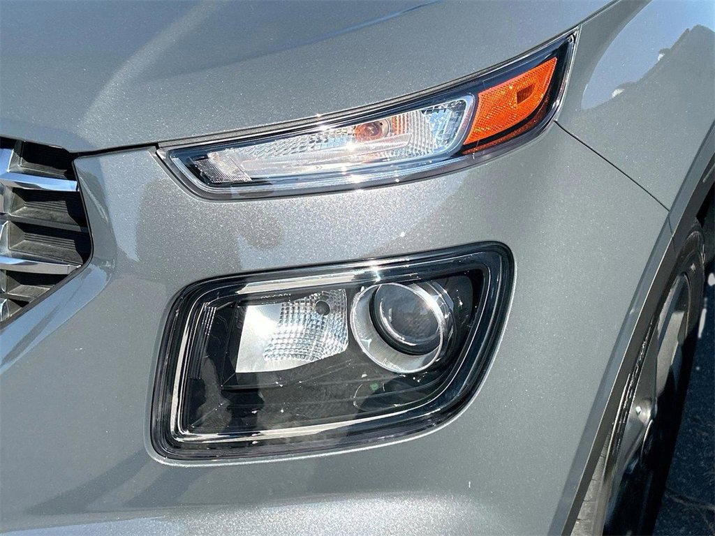 Certified 2024 Hyundai Venue SEL image 17