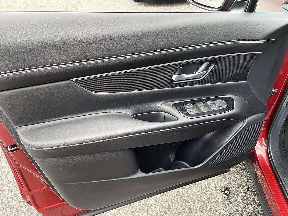Certified 2025 Nissan Murano SV FWD image 9