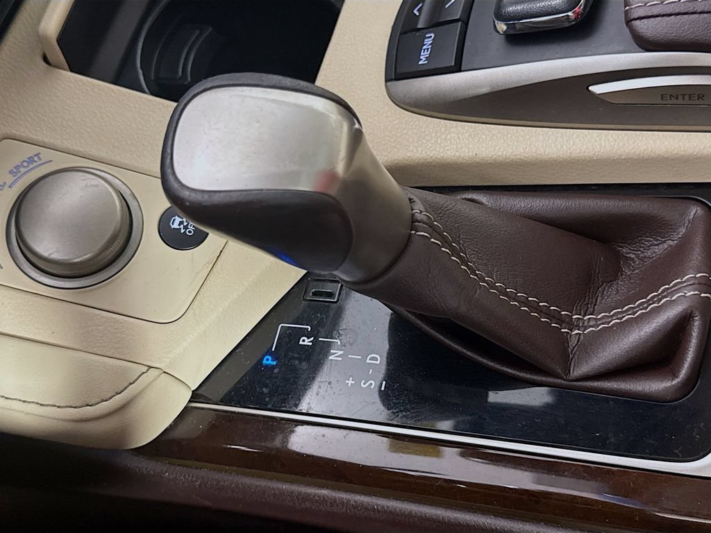 Used 2016 Lexus ES 350 w/ Luxury Package w/Wood Trim FWD image 16