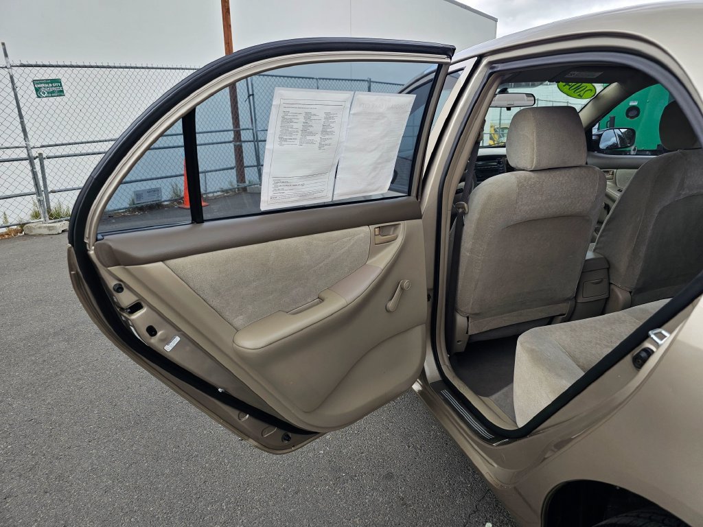 Used 2004 Toyota Corolla CE w/ Preferred Accessory Pkg FWD image 15