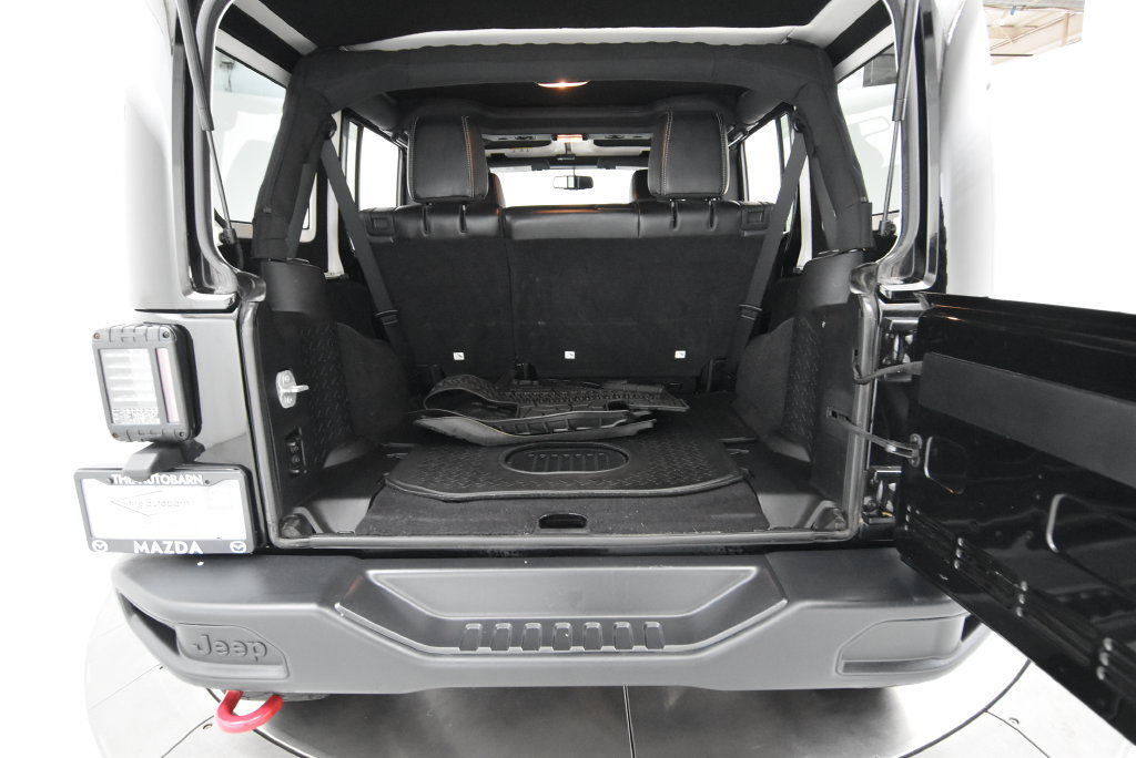 Used 2015 Jeep Wrangler Unlimited Rubicon AWD/4WD image 35