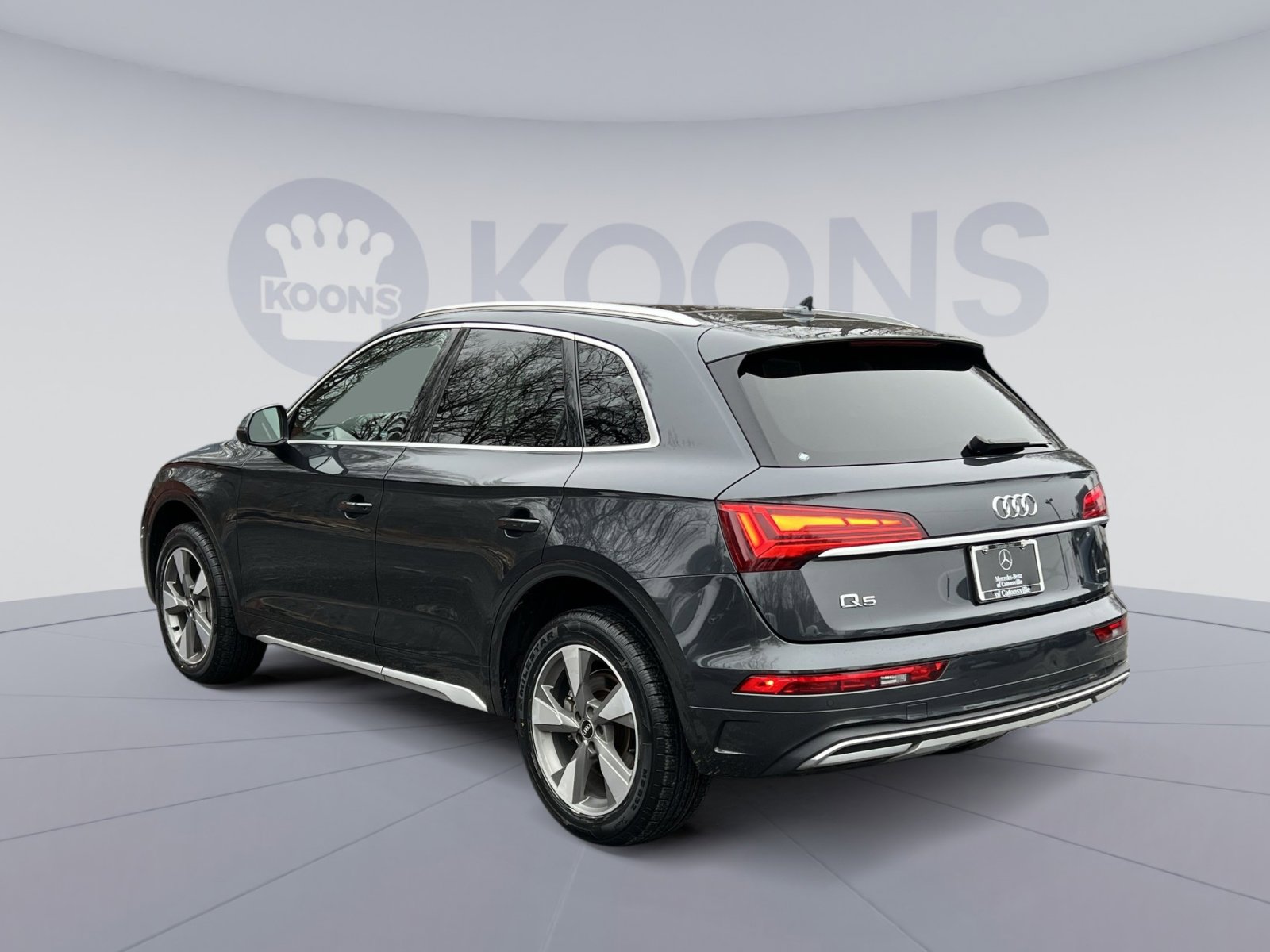 Used 2023 Audi Q5 2.0T Premium w/ Convenience Package AWD/4WD image 4