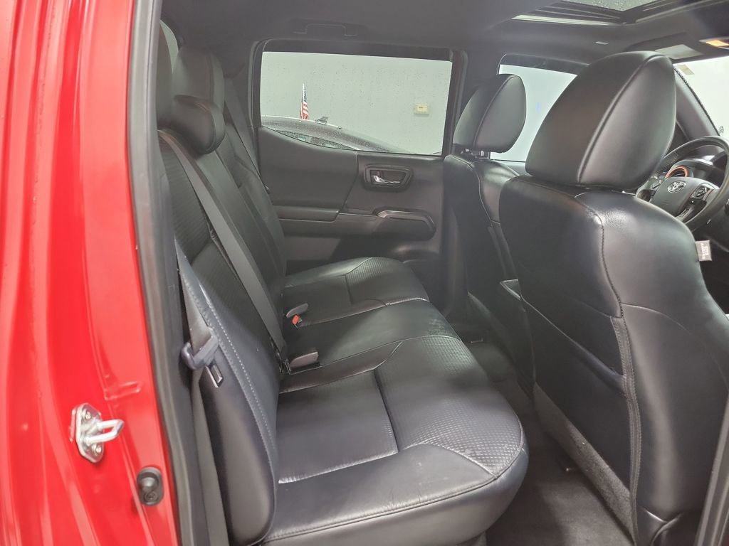 Used 2022 Toyota Tacoma TRD Sport image 24