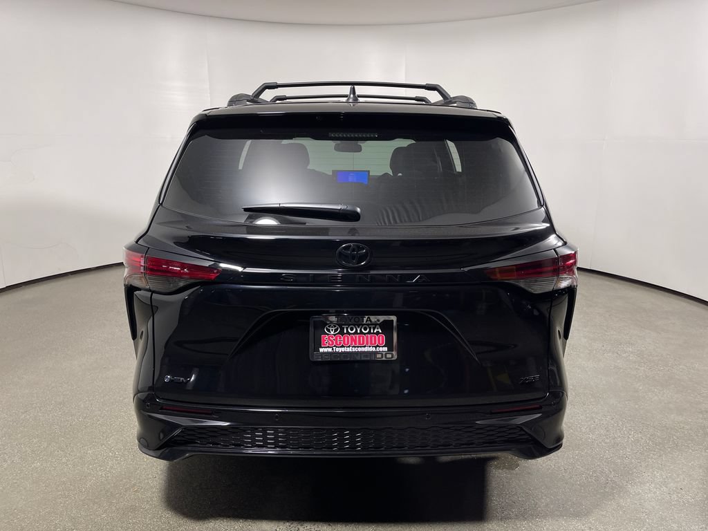 New 2026 Toyota Sienna XSE FWD image 4