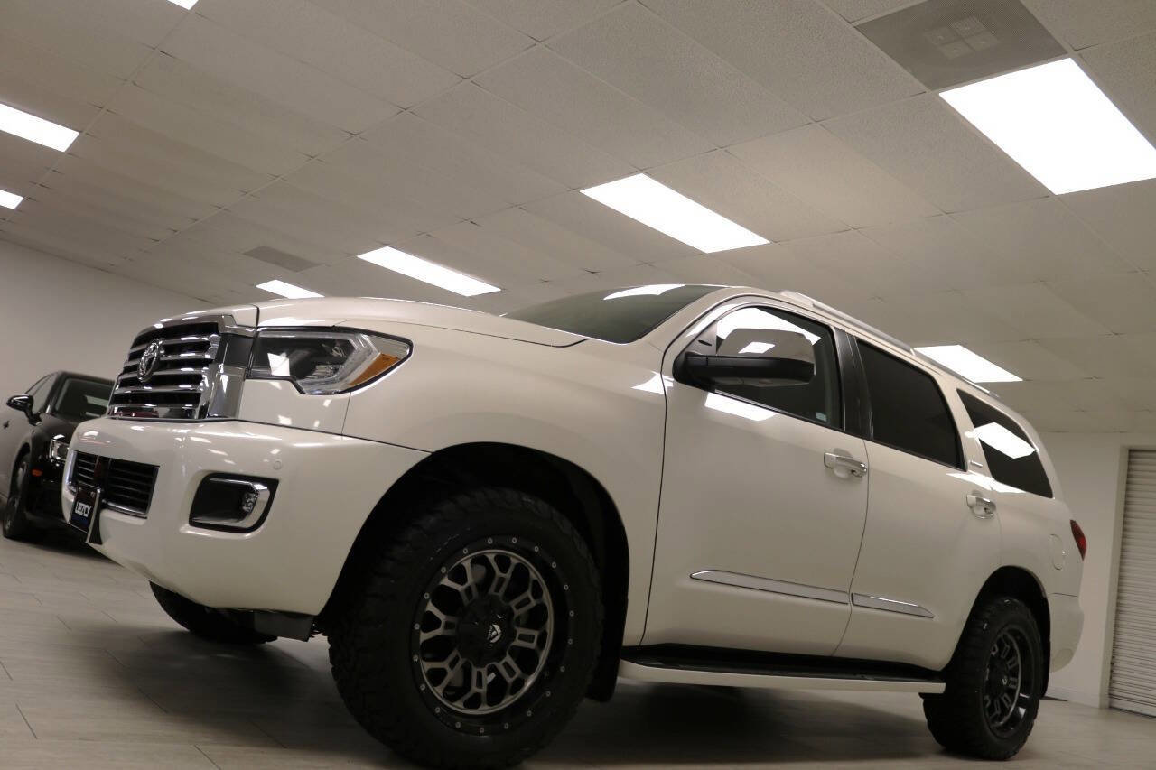 Used 2020 Toyota Sequoia Platinum image 11