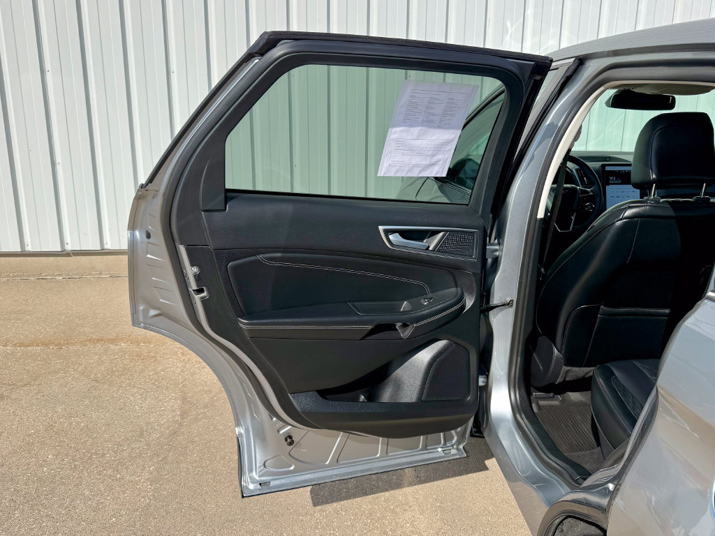 Used 2024 Ford Edge Titanium AWD/4WD image 15