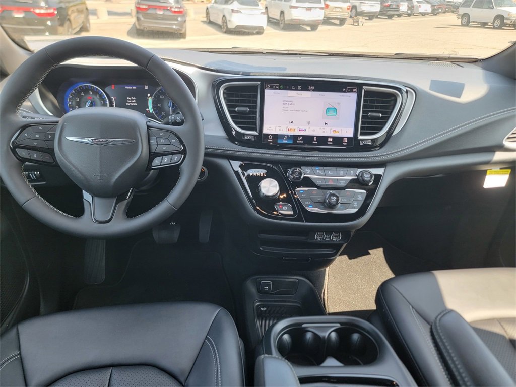 New 2024 Chrysler Pacifica Touring-L w/ S Appearance Package image 11
