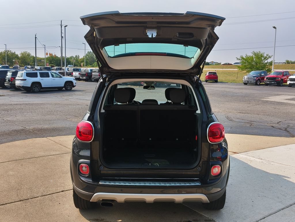 Used 2014 FIAT 500L Trekking w/ Popular Equipment Group FWD image 15