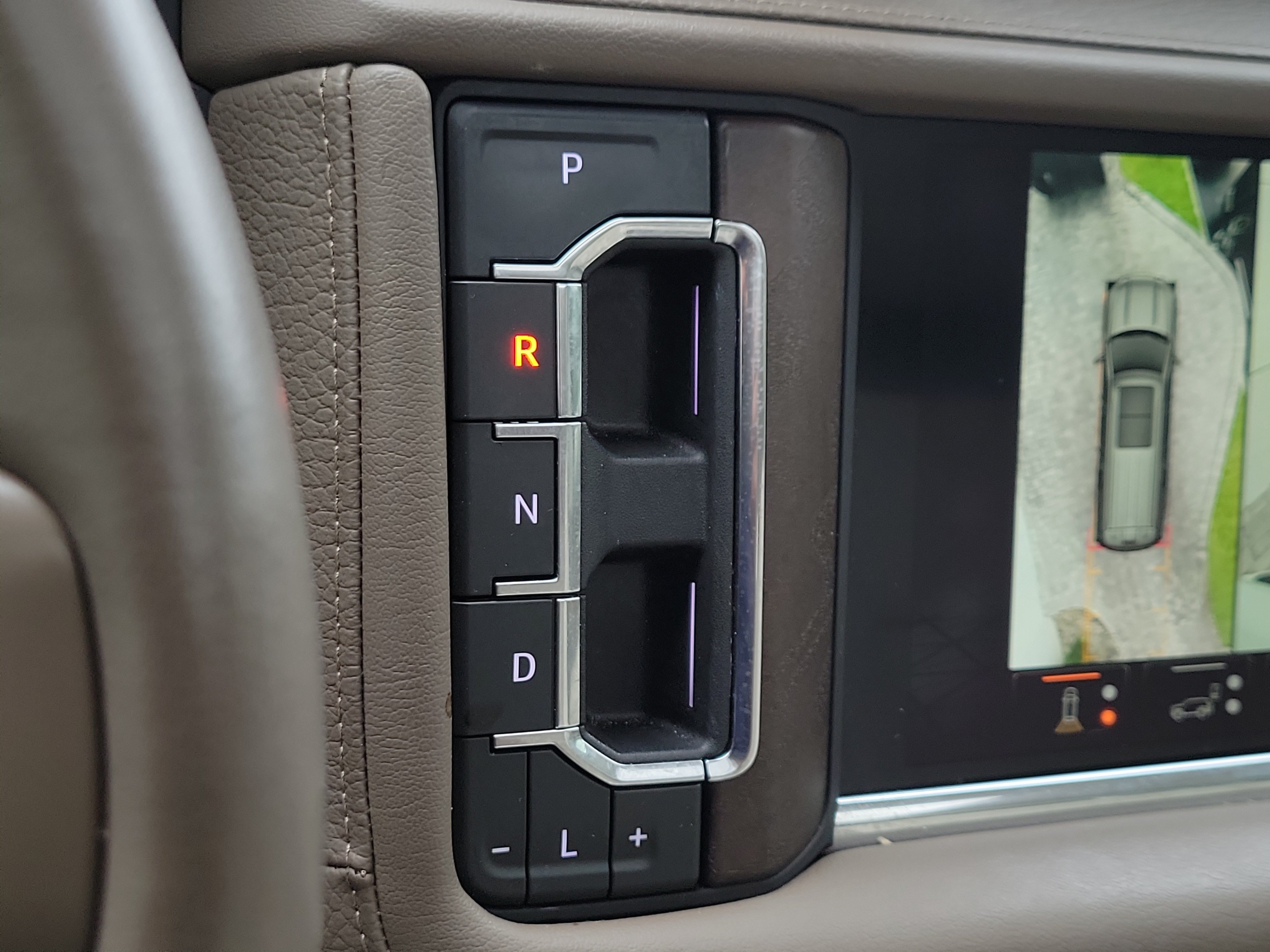 Used 2023 GMC Yukon Denali w/ Denali Reserve Package RWD image 34