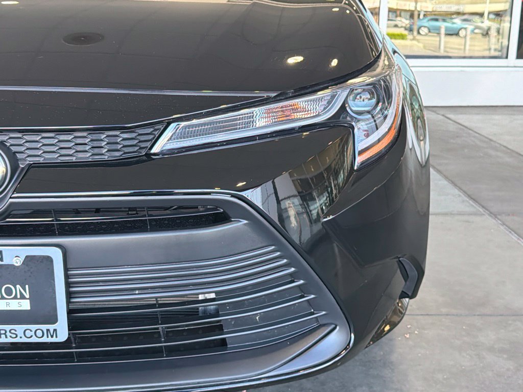 Certified 2025 Toyota Corolla LE FWD image 6
