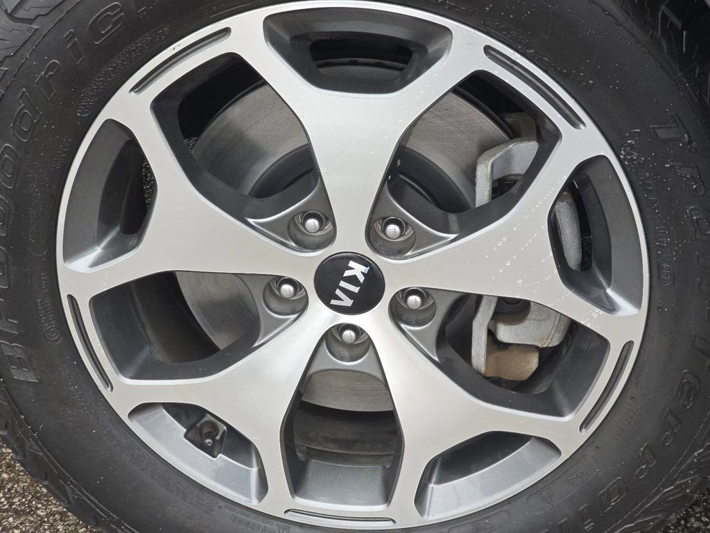 Used 2021 Kia Telluride EX w/ Towing Package image 12