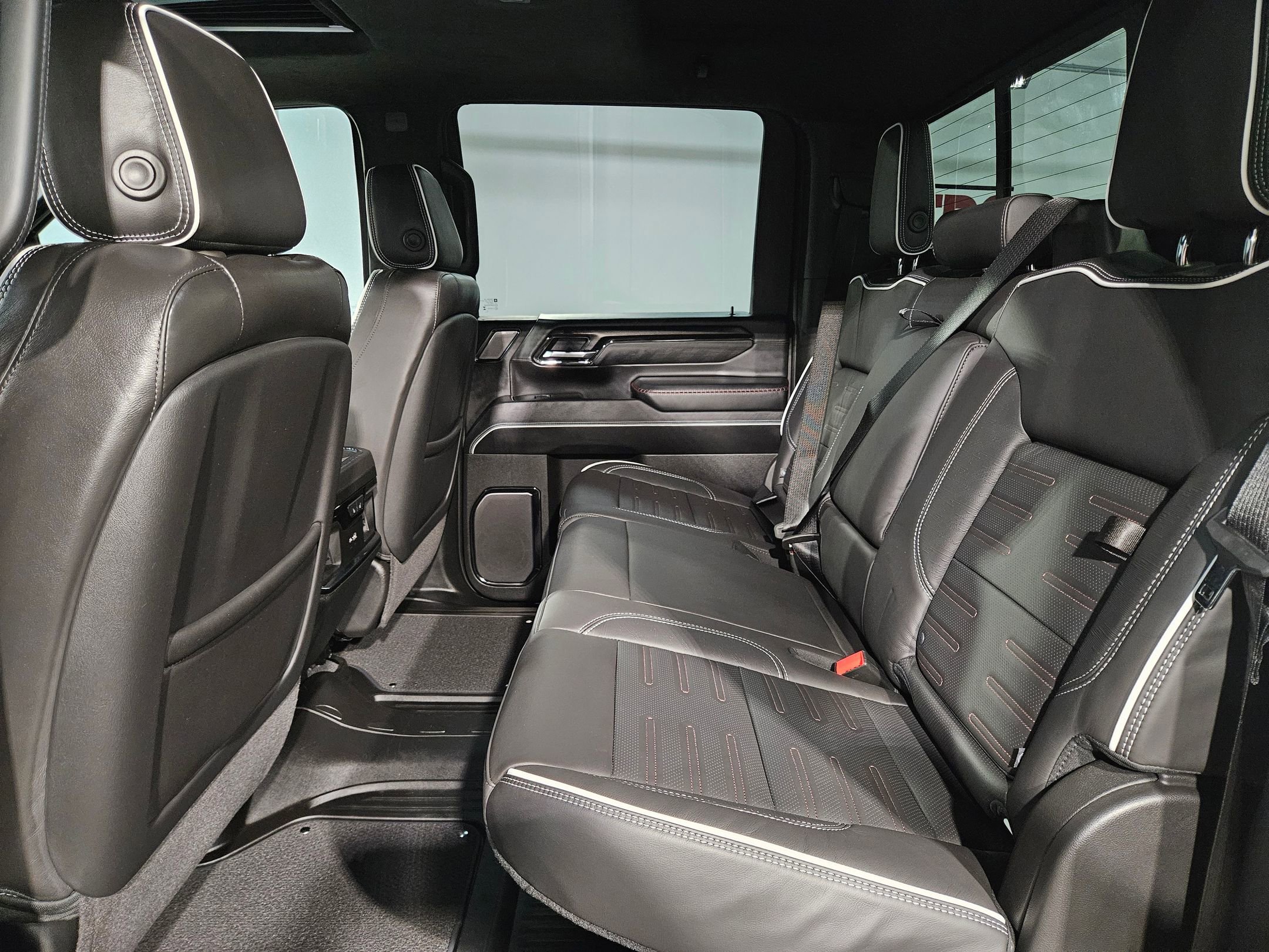 Used 2025 GMC Sierra 2500 AT4X image 37