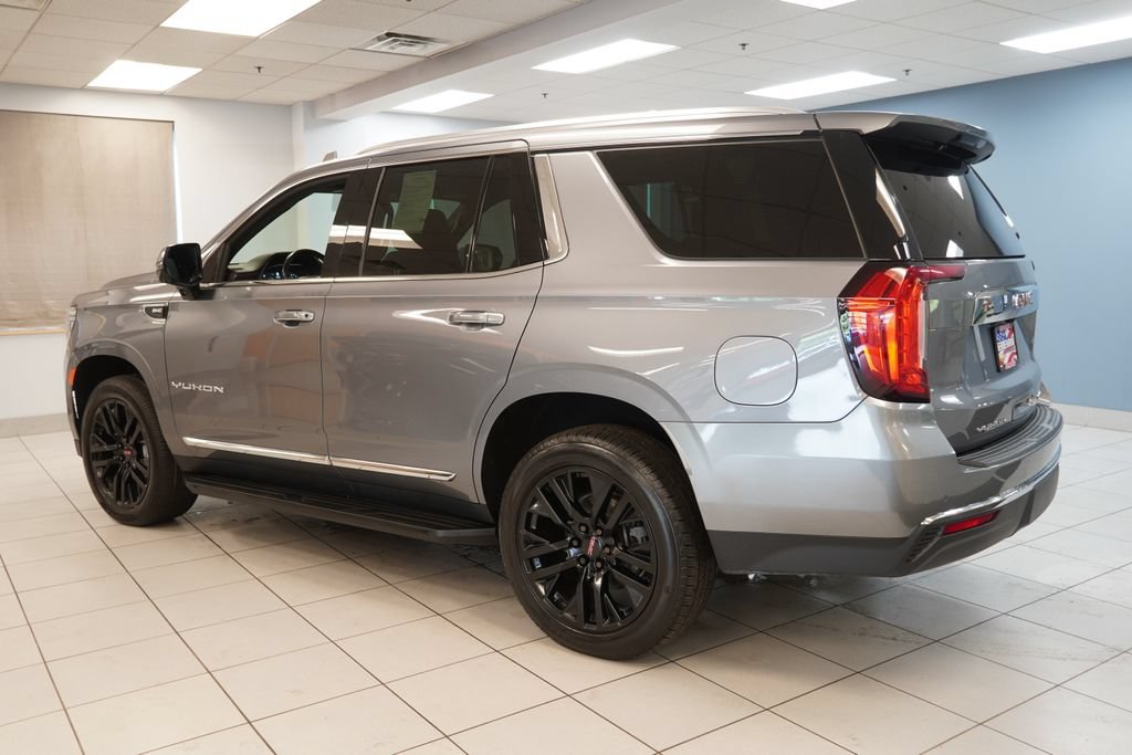Certified 2022 GMC Yukon SLT w/ SLT Premium Package AWD/4WD image 8