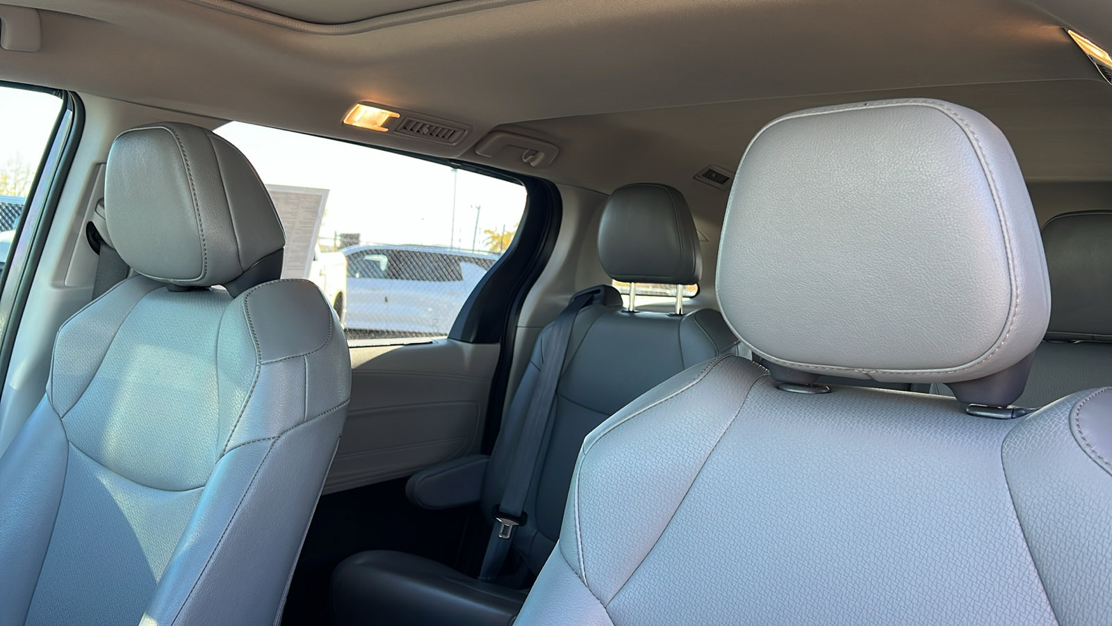 Used 2021 Toyota Sienna XLE image 18