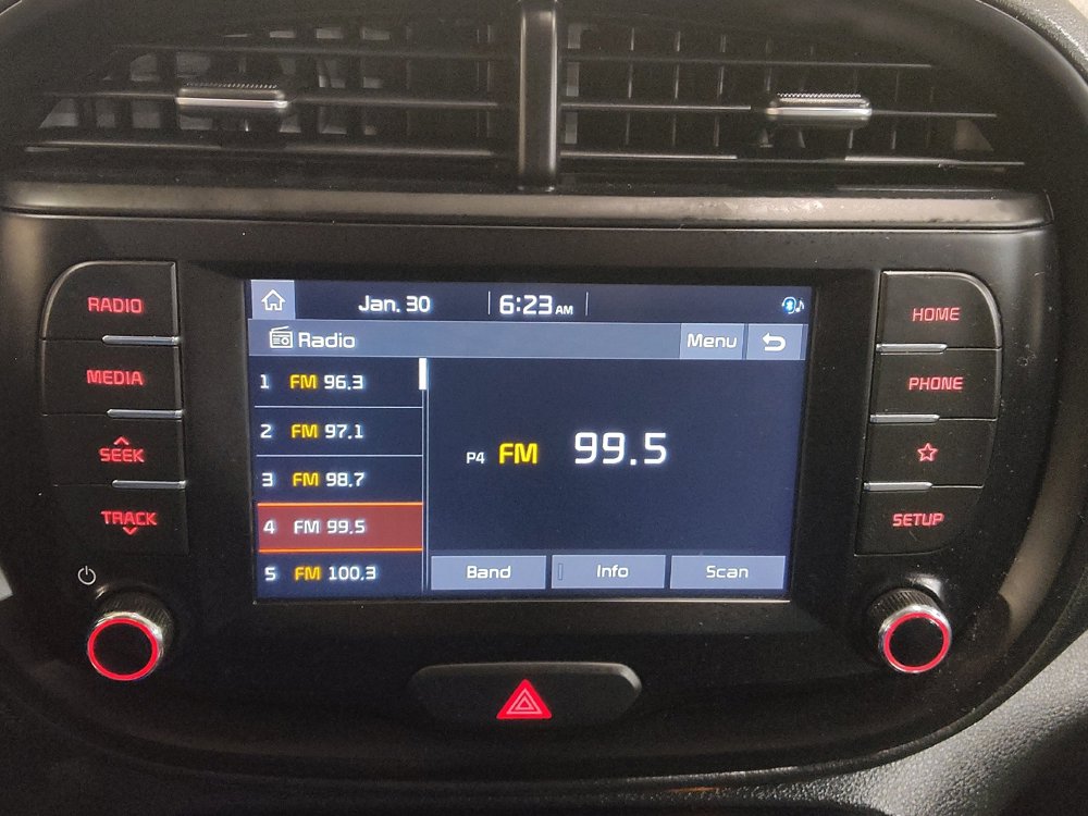 Used 2021 Kia Soul LX image 25