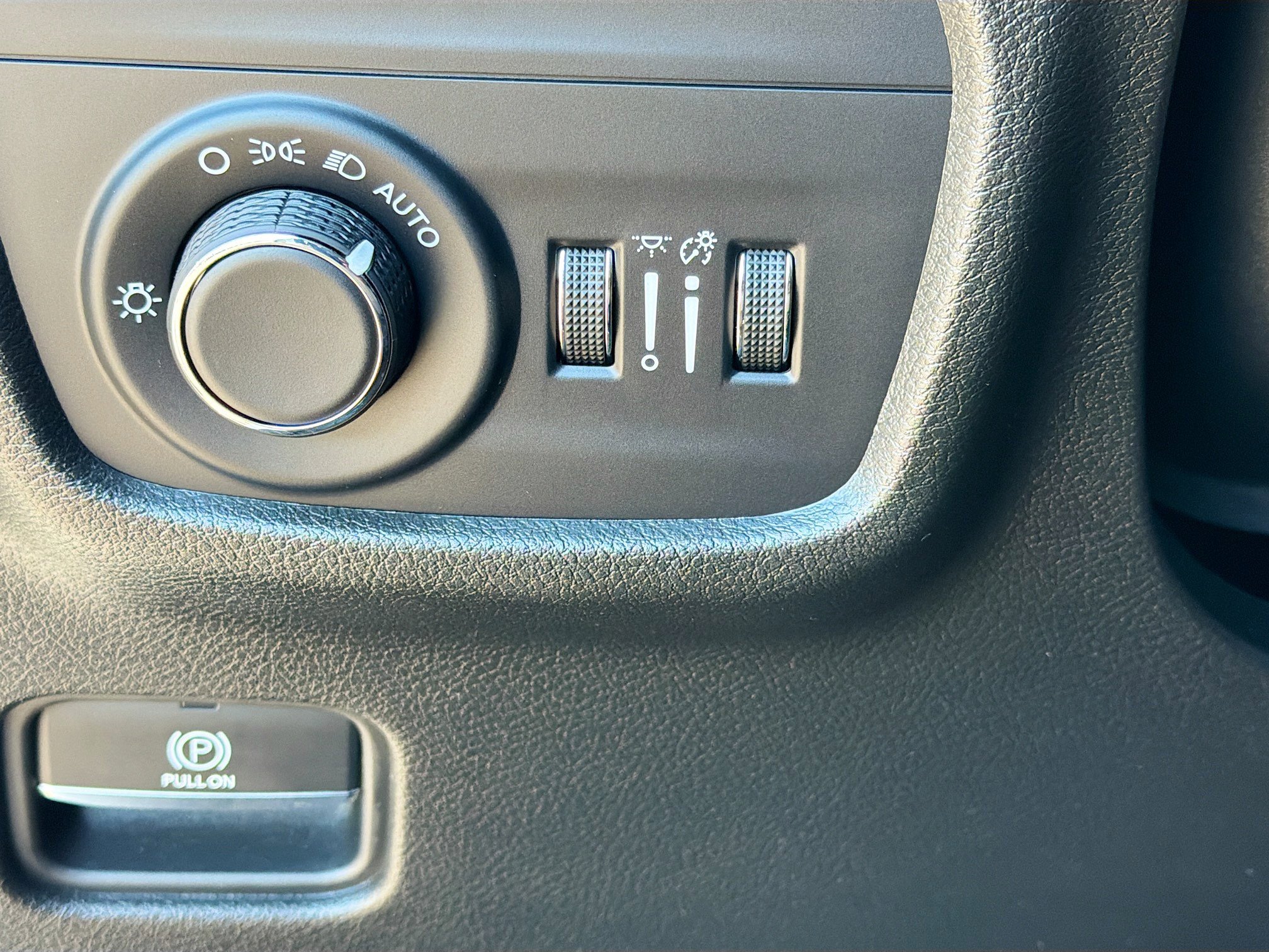 Used 2023 Jeep Grand Cherokee L Laredo image 33