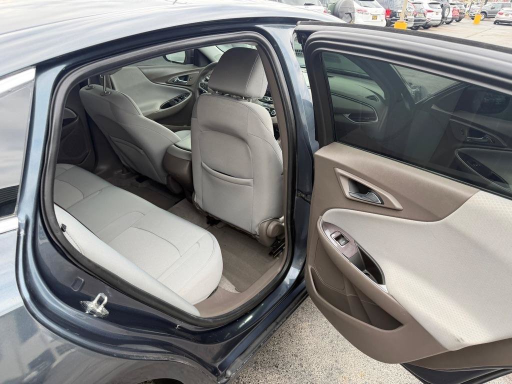 Used 2019 Chevrolet Malibu LS FWD image 9