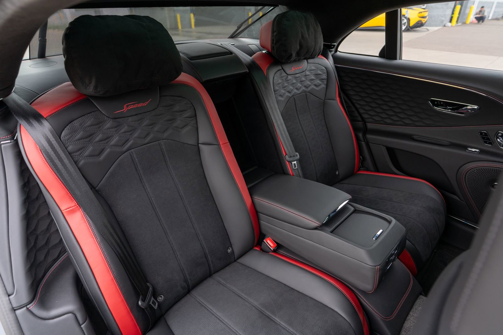 New 2025 Bentley Flying Spur Plug-In Hybrid image 40