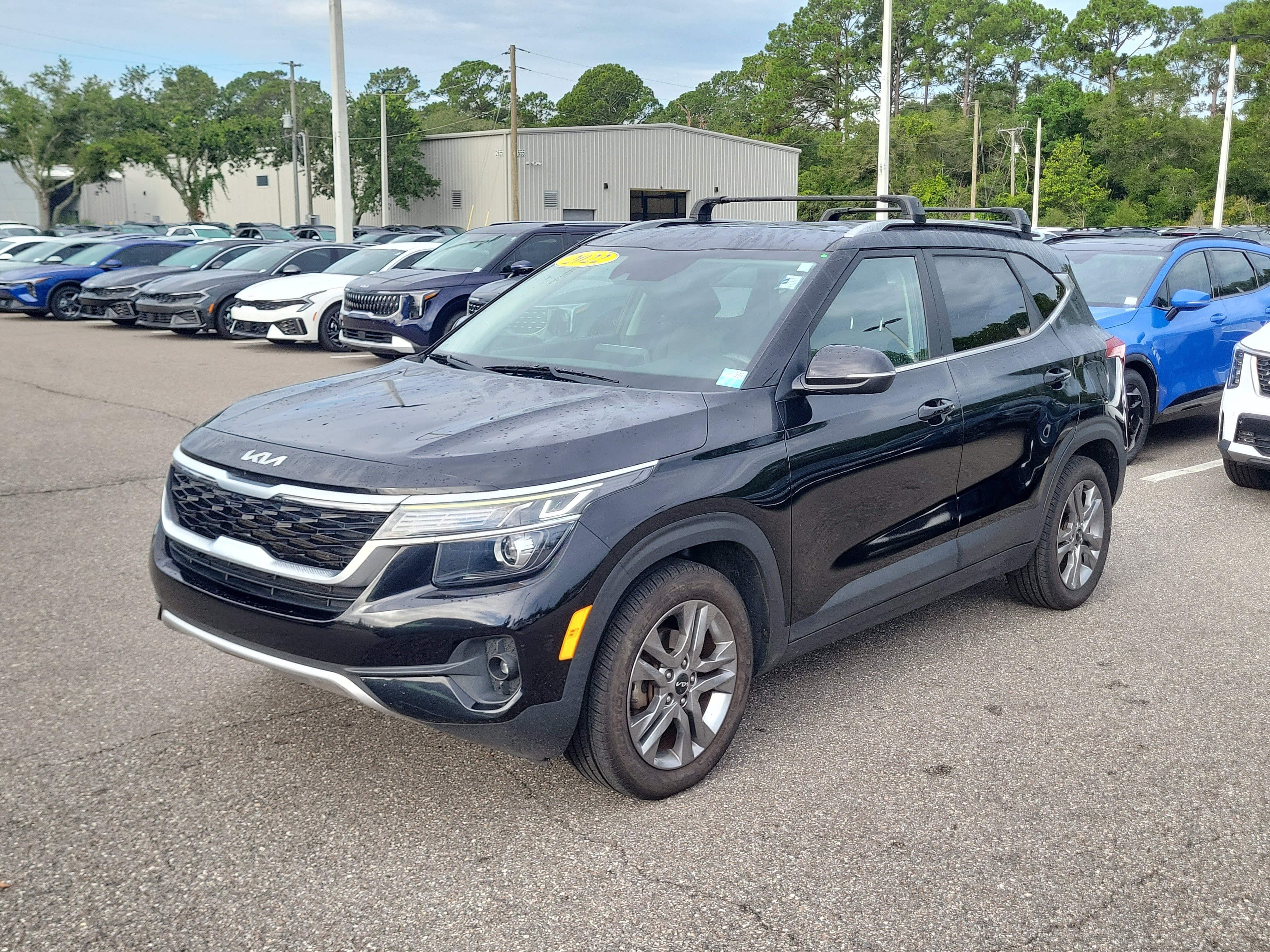 Used 2022 Kia Seltos S FWD image 3