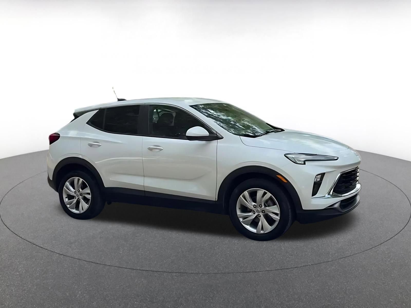 Used 2025 Buick Encore GX Preferred FWD image 2