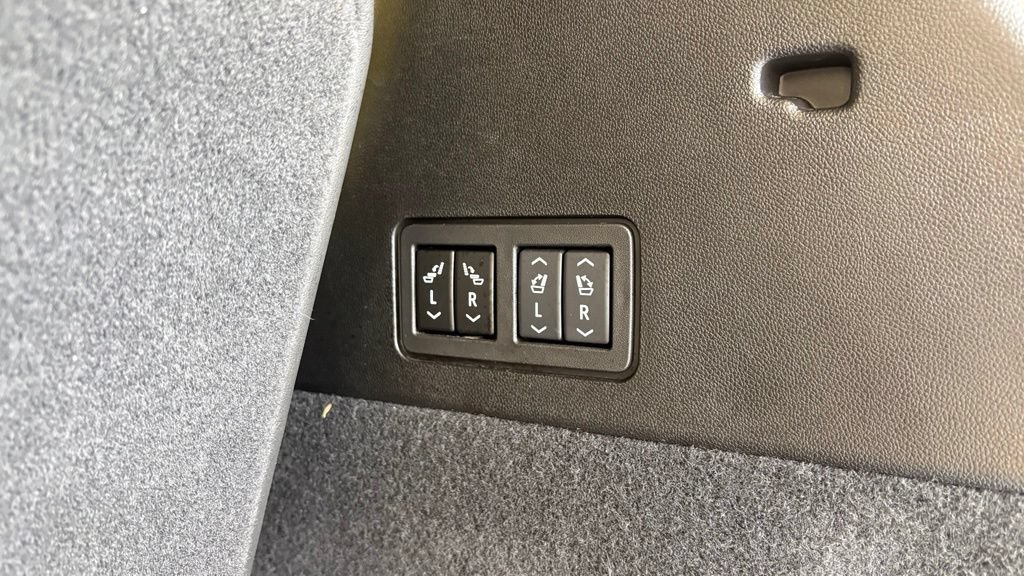 Used 2024 Cadillac XT6 Sport w/ Technology Package AWD/4WD image 5