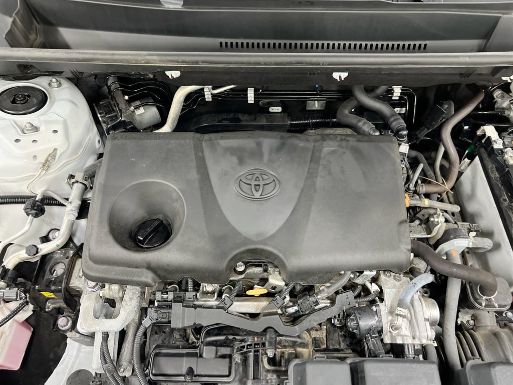 Used 2024 Toyota RAV4 XLE AWD/4WD image 25