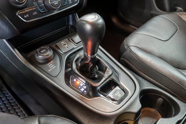 Used 2020 Jeep Cherokee Limited image 31