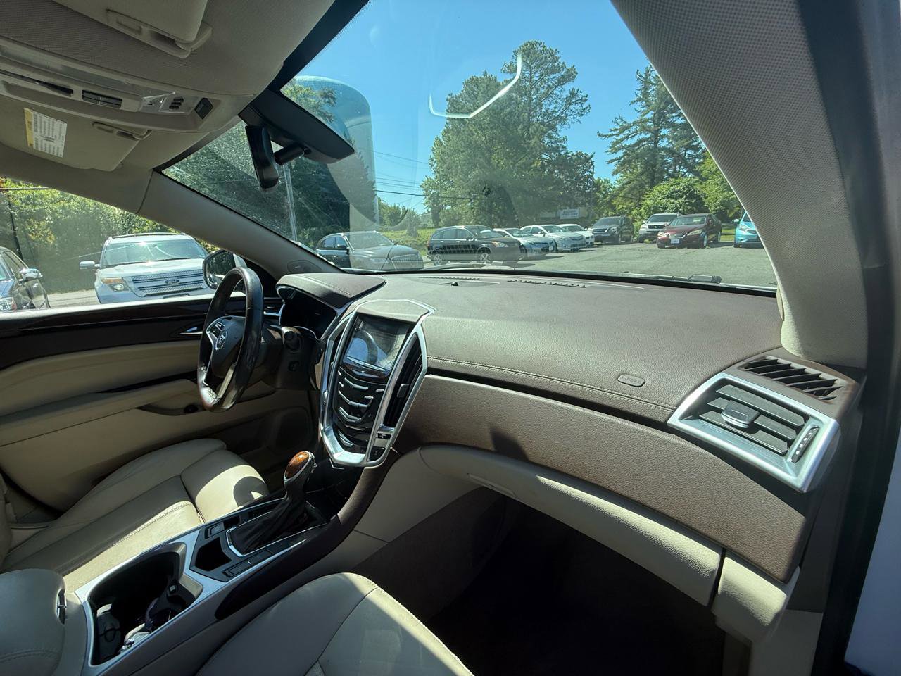 Used 2015 Cadillac SRX Luxury FWD image 24