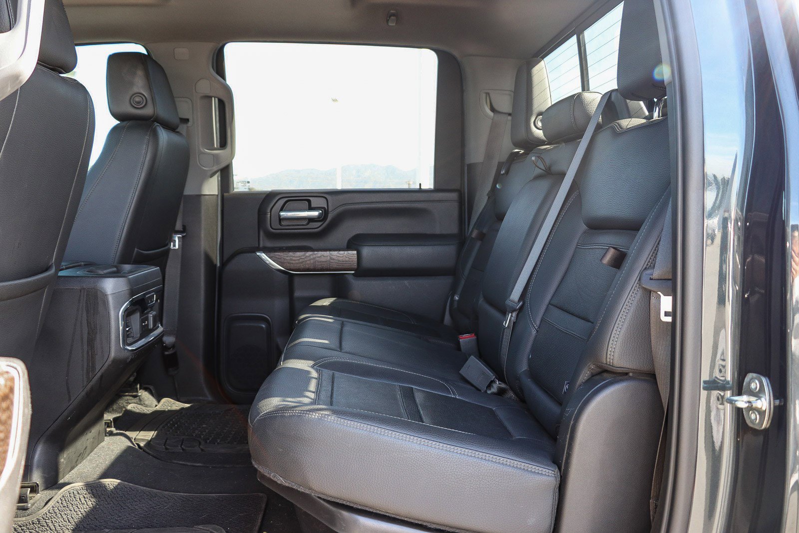 Used 2021 GMC Sierra 2500 Denali w/ Denali Ultimate Package image 18