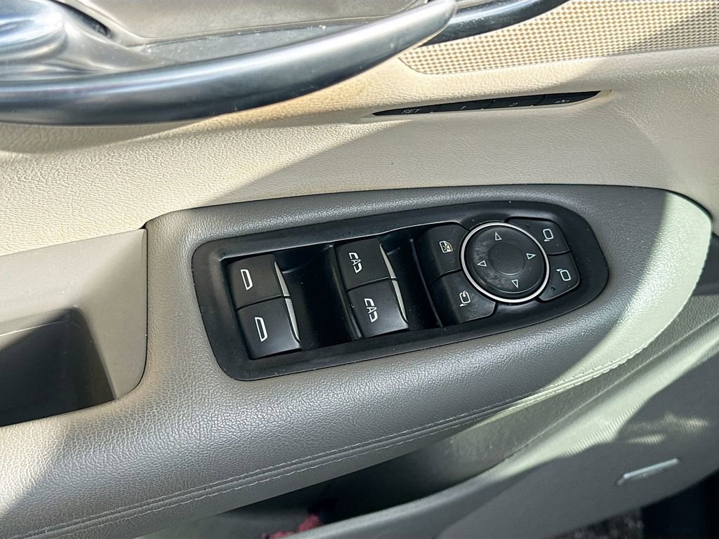 Used 2018 Cadillac XT5 Luxury w/ Driver Awareness Package image 19