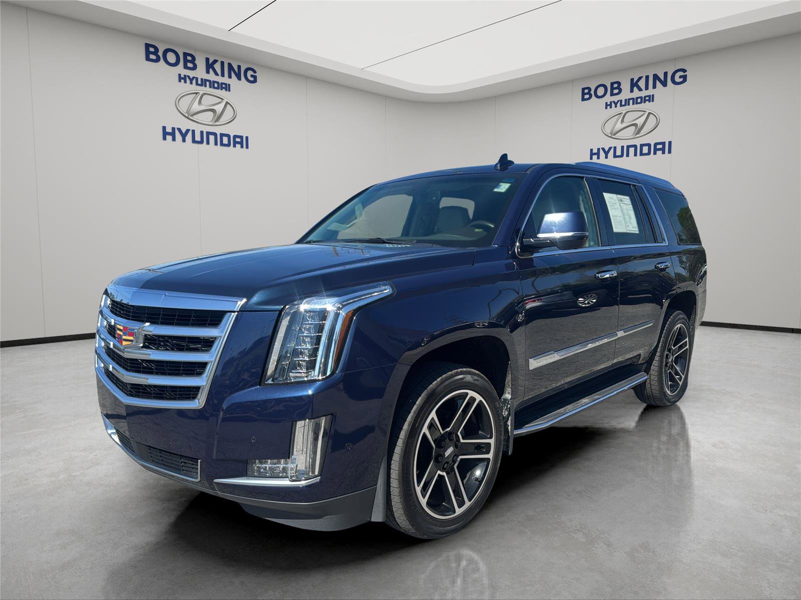 Used 2017 Cadillac Escalade 4WD w/ LPO, Radiant Package image 1