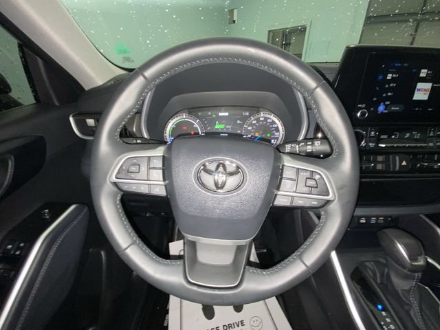 Used 2025 Toyota Highlander XLE AWD/4WD image 14