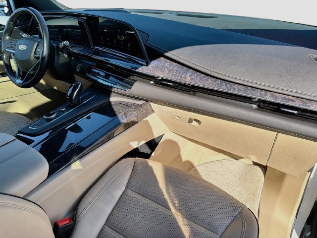 Used 2023 Cadillac Escalade ESV Premium Luxury AWD/4WD image 29