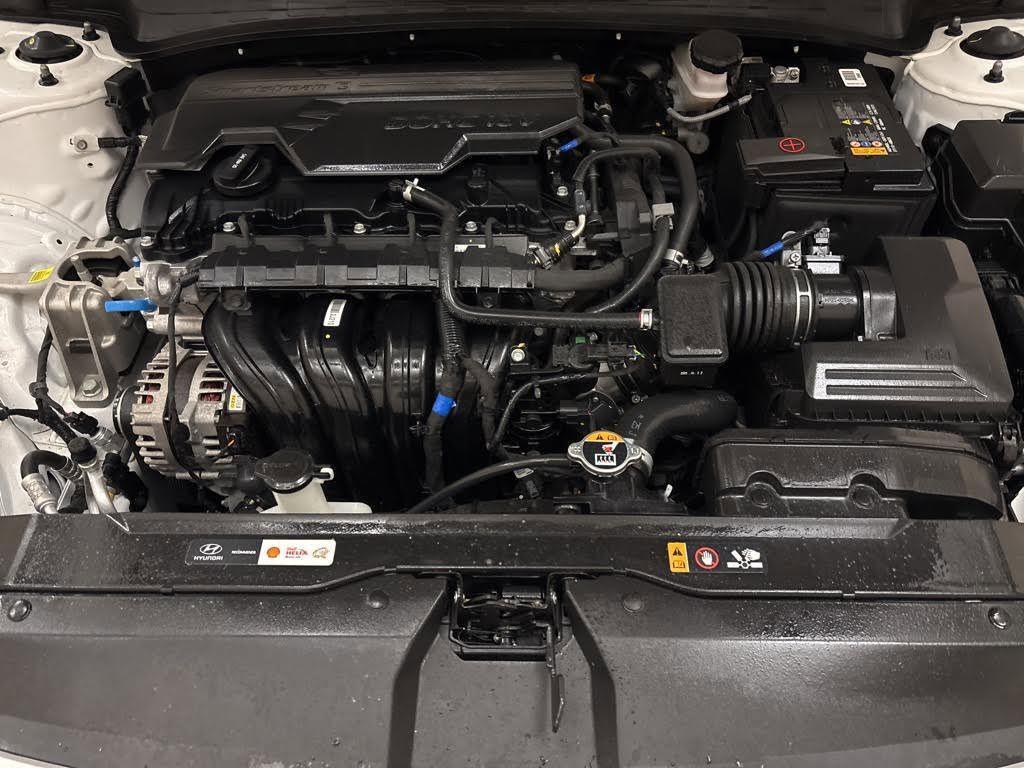 New 2026 Hyundai Elantra Sport FWD image 18