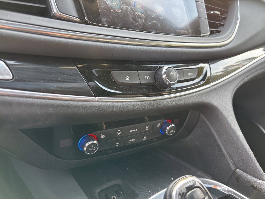 Used 2019 Buick Enclave Essence image 17