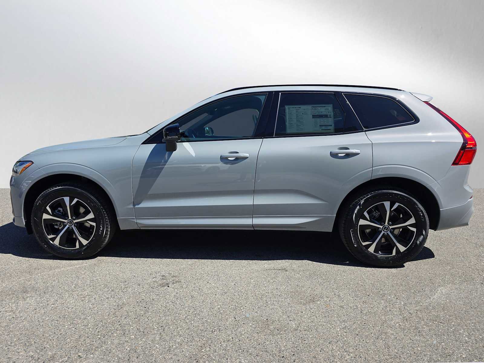 New 2026 Volvo XC60 B5 Core w/ Climate Package AWD/4WD image 6