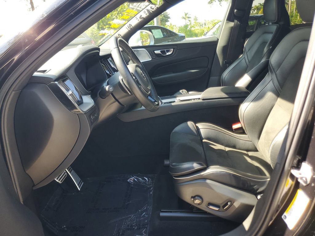 Used 2019 Volvo XC60 T8 R-Design w/ Protection Package Premier AWD/4WD image 16