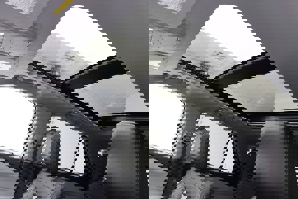 Used 2023 Ford Explorer XLT w/ Equipment Group 202A image 17