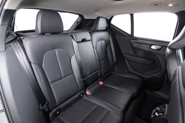 Certified 2025 Volvo XC40 B5 Plus w/ Protection Package Premier AWD/4WD image 26