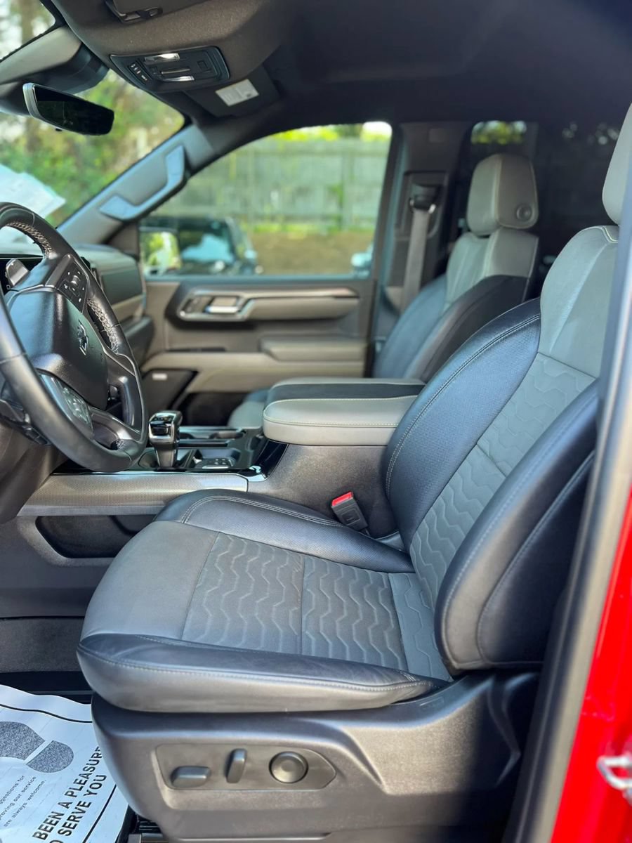 Used 2024 Chevrolet Silverado 1500 ZR2 w/ Technology Package AWD/4WD image 11