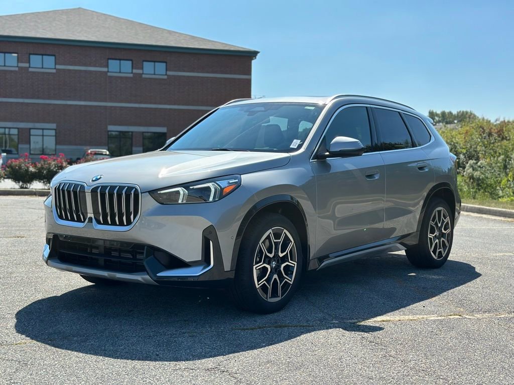 New 2026 BMW X1 xDrive28i w/ Technology Package AWD/4WD image 3