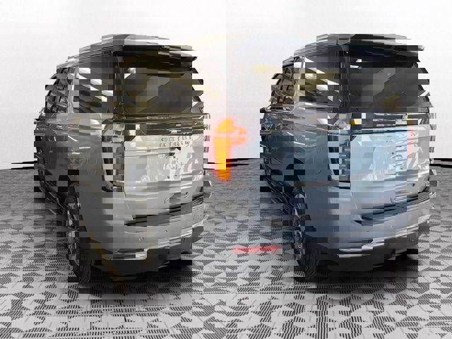 Used 2025 Chevrolet Suburban LT w/ Comfort Package image 4