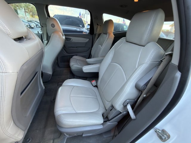 Used 2017 Chevrolet Traverse LT FWD image 28